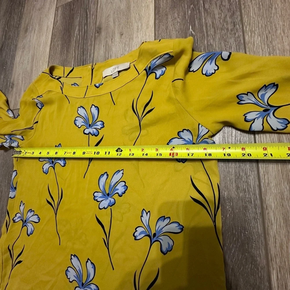 🛍️ Loft  Roll up sleeve blouse size XS excellent condition.